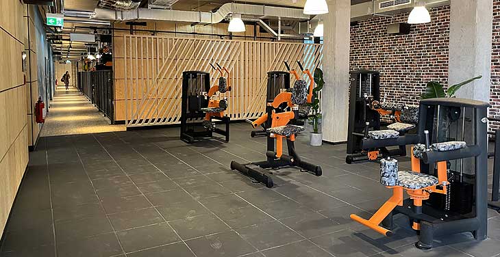 Legendäres "Gold's Gym" nun auch in München - Fitnessstudio-Opening am 13.01.2022  (©Foto: Martin Schmitz)(